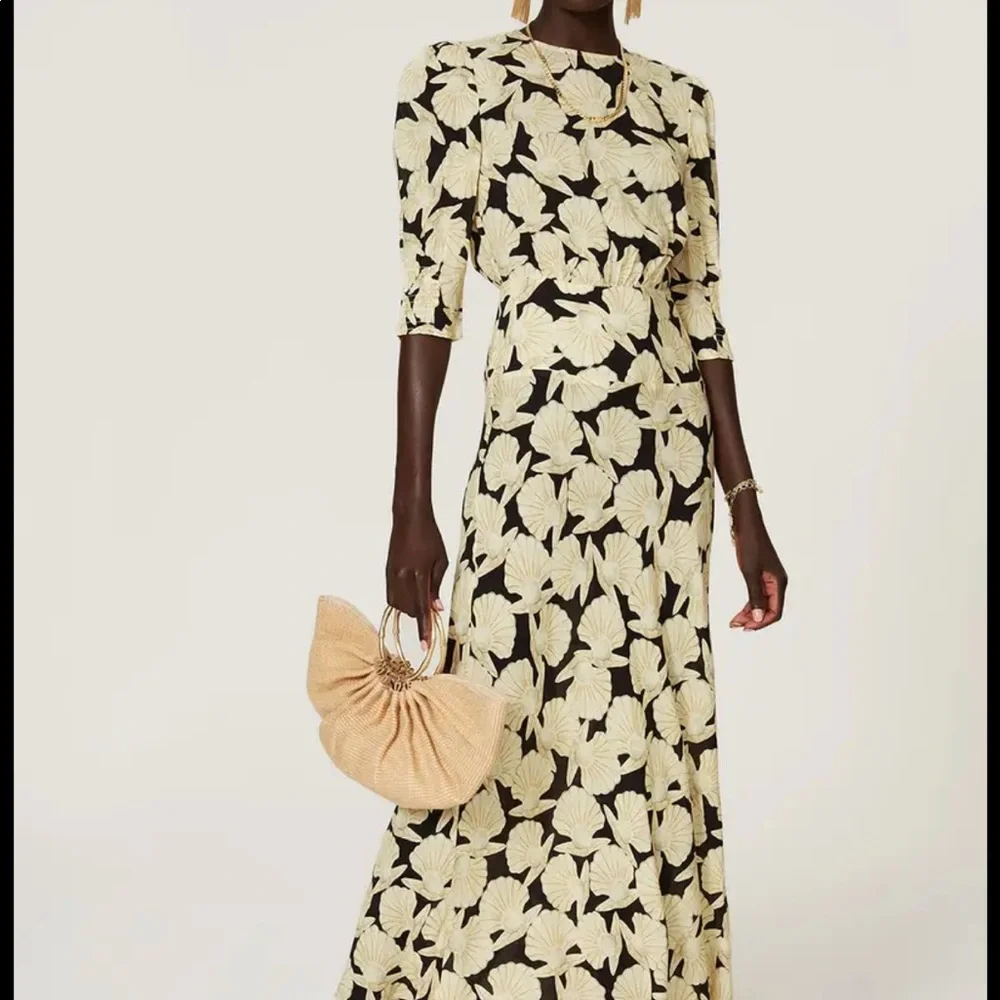 RIXO Black and Cream Leaf Print Midi Dress - Picture 4 of 7